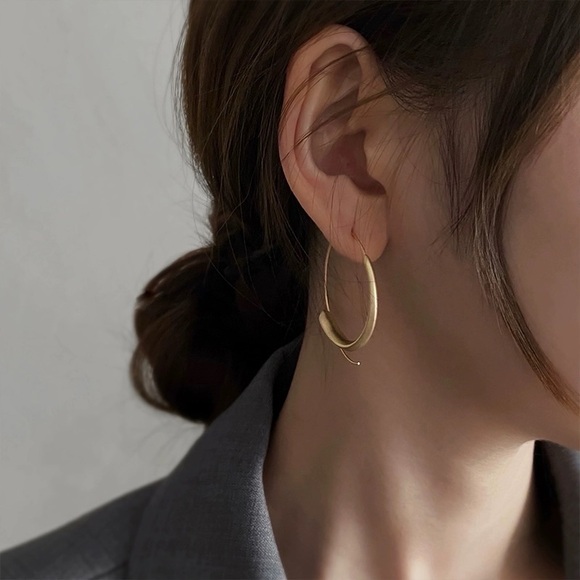 3/$20 Gold Matte Brushed Dainty Hoop Earrings - Picture 5 of 8